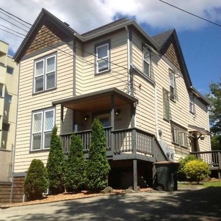 Capitol Hill Luxury Apartments Сиатъл Екстериор снимка