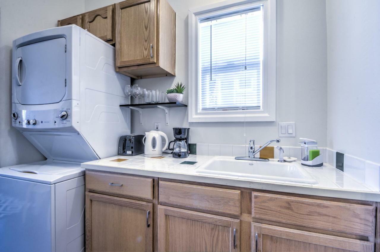 Capitol Hill Luxury Apartments Сиатъл Екстериор снимка