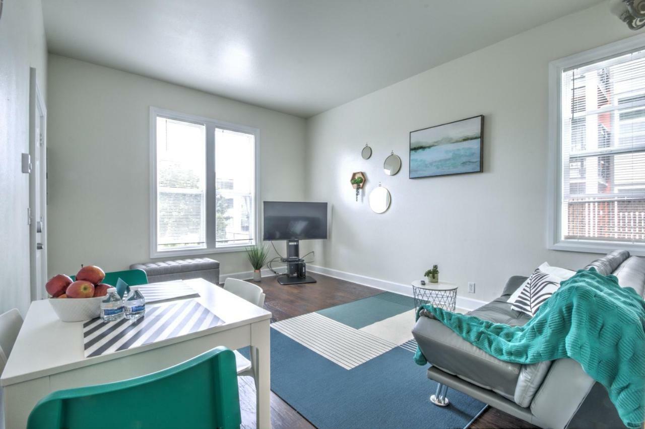 Capitol Hill Luxury Apartments Сиатъл Екстериор снимка