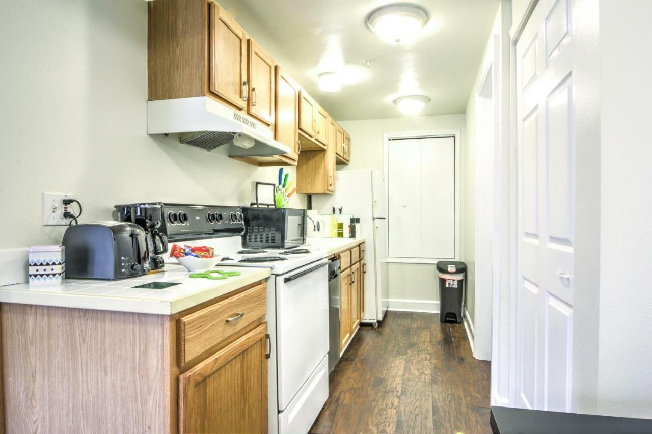 Capitol Hill Luxury Apartments Сиатъл Екстериор снимка